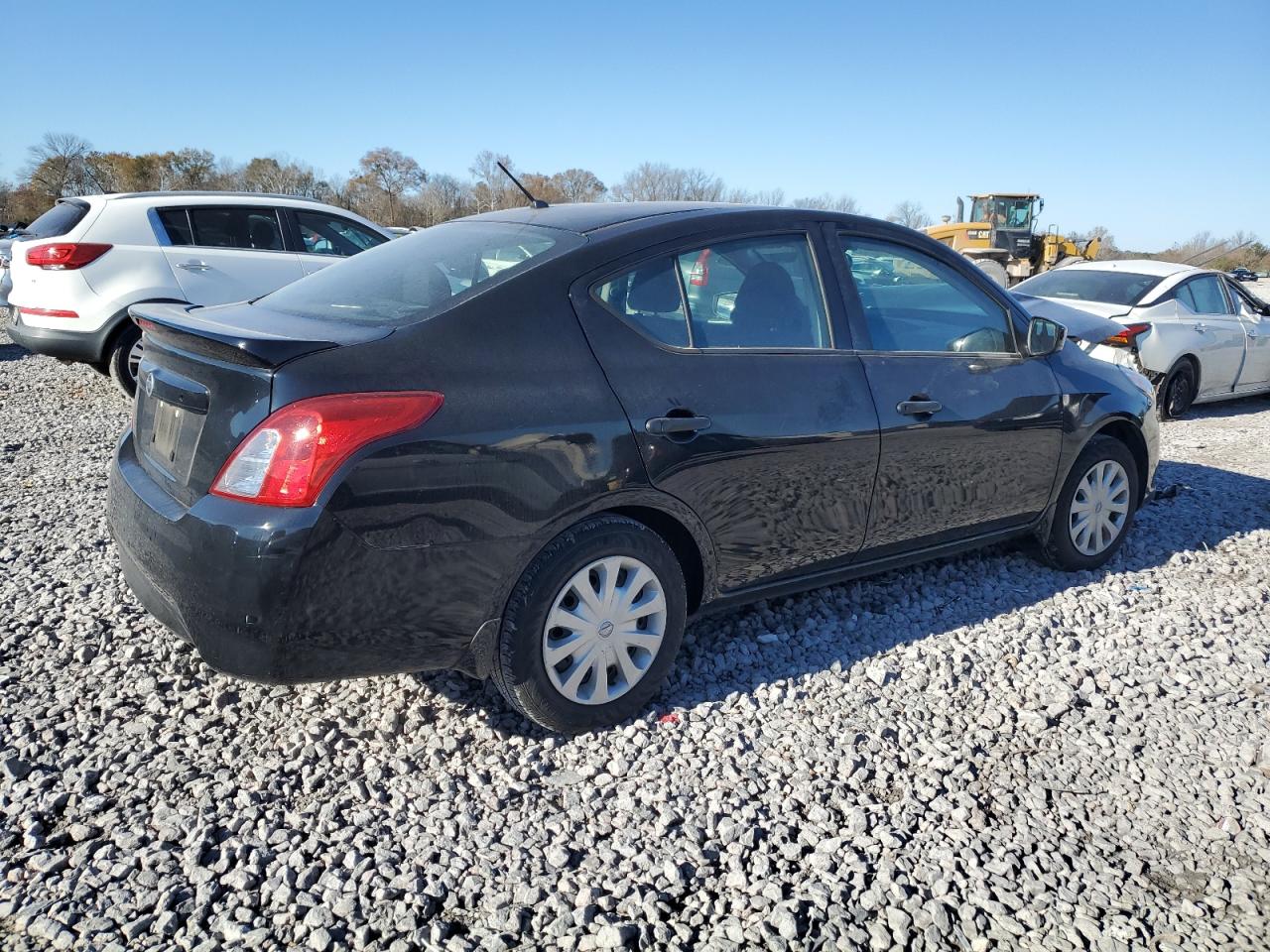 Image 3 of 2019 NISSAN VERSA S 2019 with VIN 3N1CN7AP6KL801978