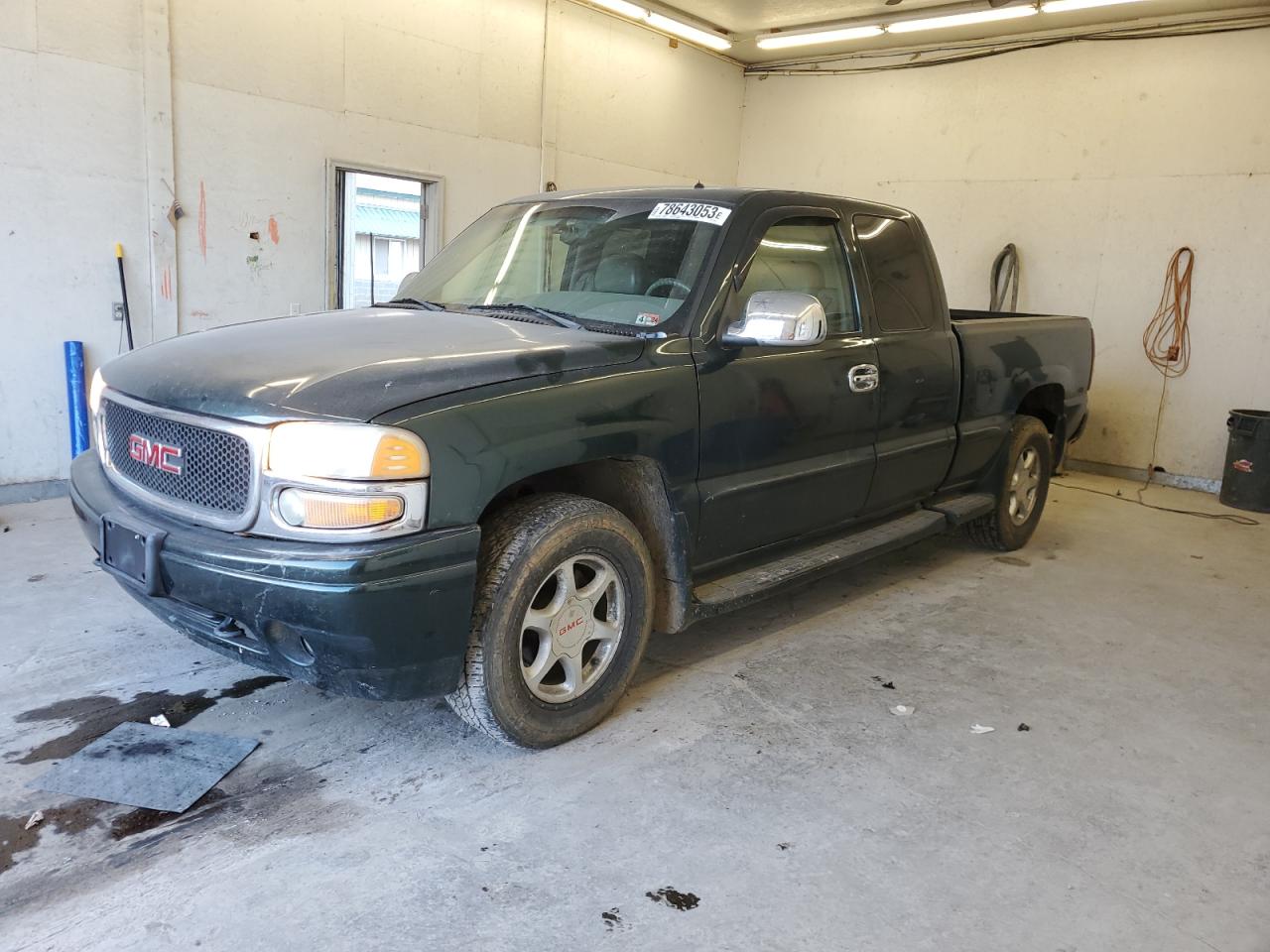 Obraz 1 z 2001 GMC SIERRA K1500 C3 2001 z VIN 2GTEK69U711243044