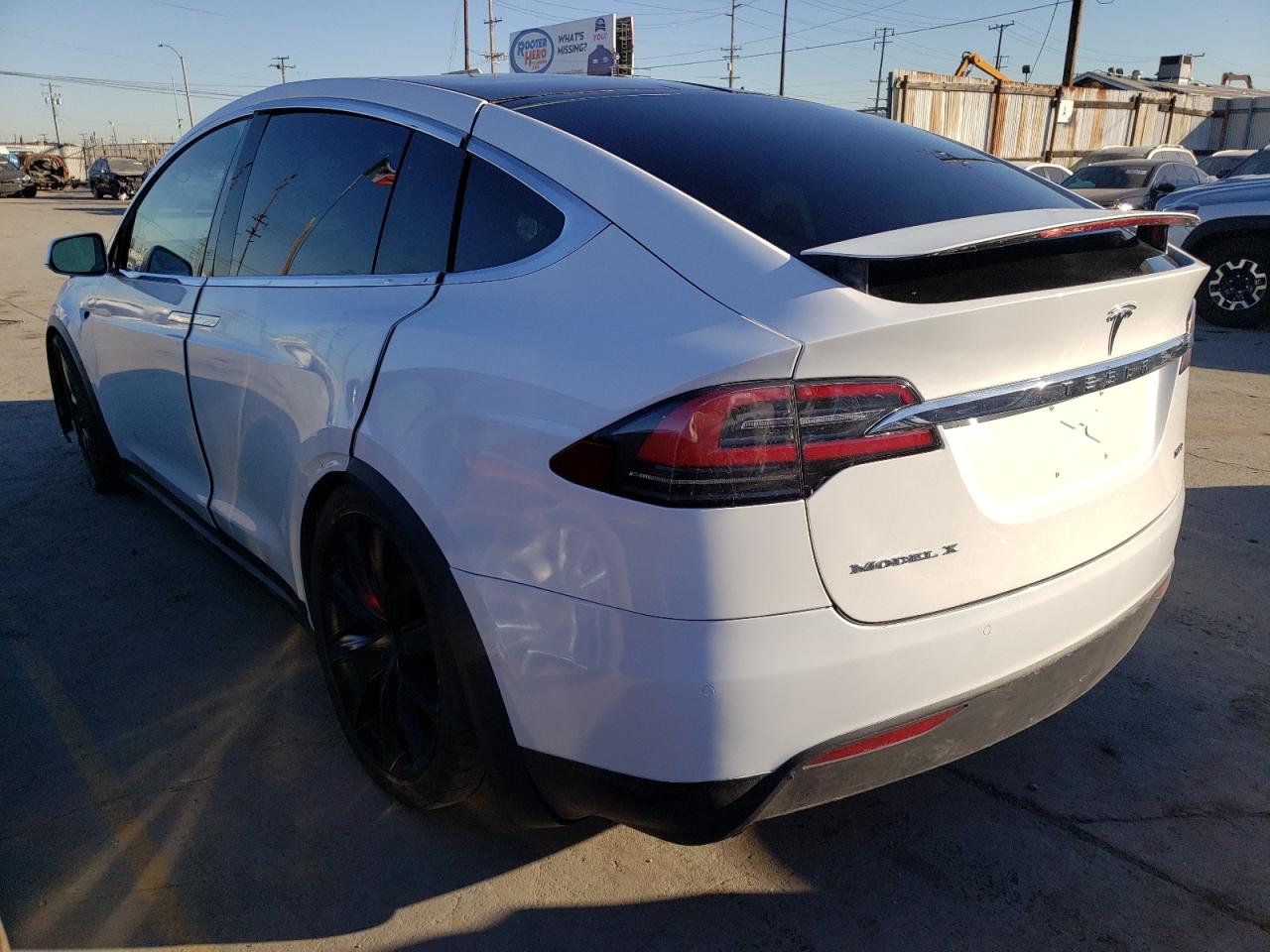 Obraz 2 z 2017 TESLA MODEL X  2017 z VIN 5YJXCBE20HF050017