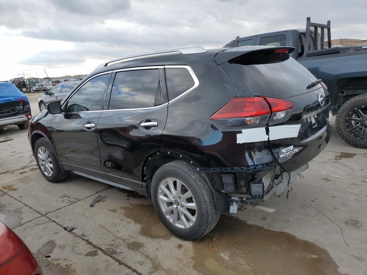Image 2 of 2019 NISSAN ROGUE S 2019 with VIN JN8AT2MT0KW260009