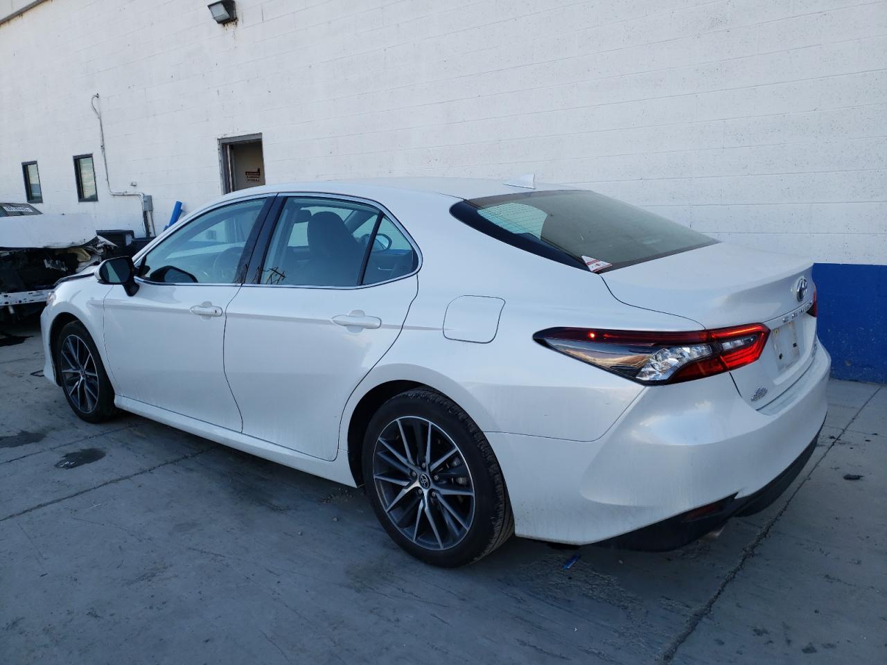 Изображение 2 2022 TOYOTA CAMRY XLE 2022 с VIN 4T1F31AK2NU594397