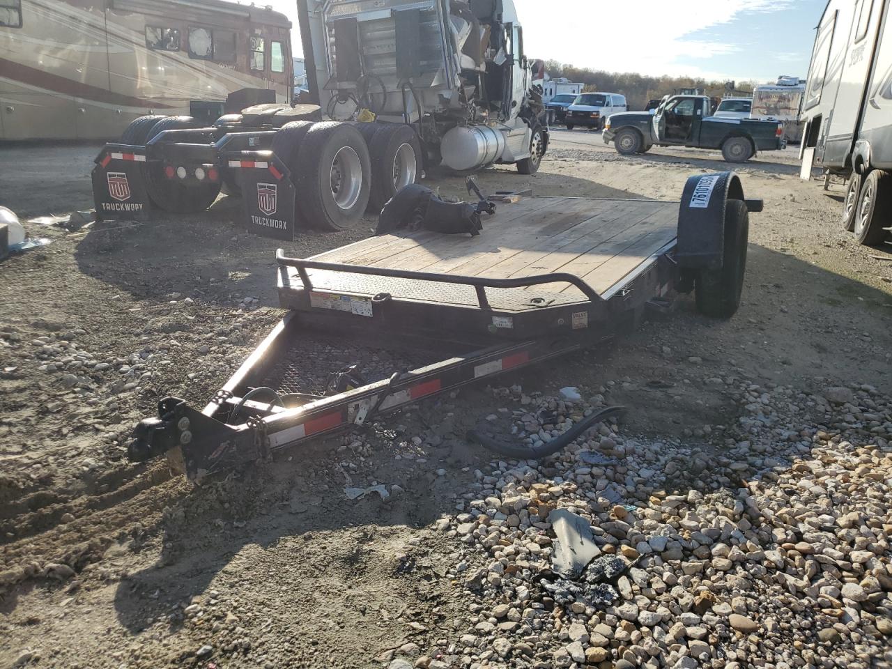Obraz 2 z 2022 PJ TRAILER 2022 z VIN 3CV1C1817N2644251