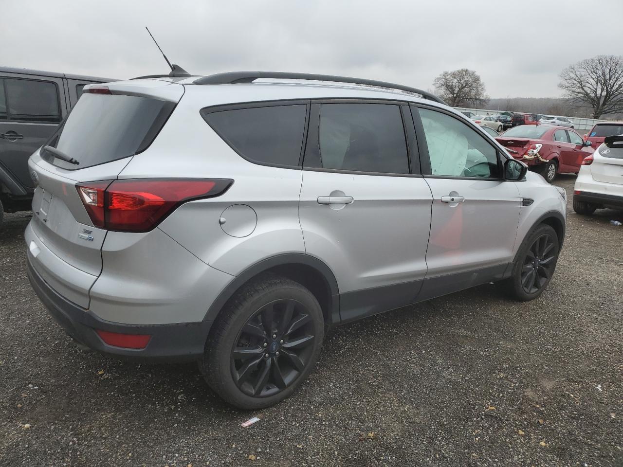 Image 3 of 2019 FORD ESCAPE SE 2019 with VIN 1FMCU9GD1KUA59791