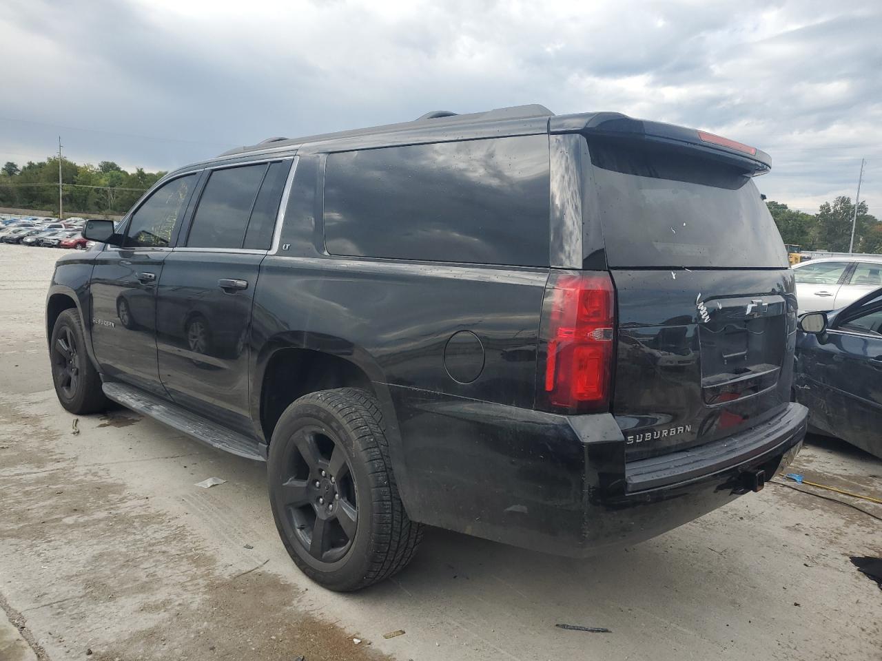 Image 2 of 2017 CHEVROLET SUBURBAN K1500 LT 2017 with VIN 1GNSKHKC0HR265623