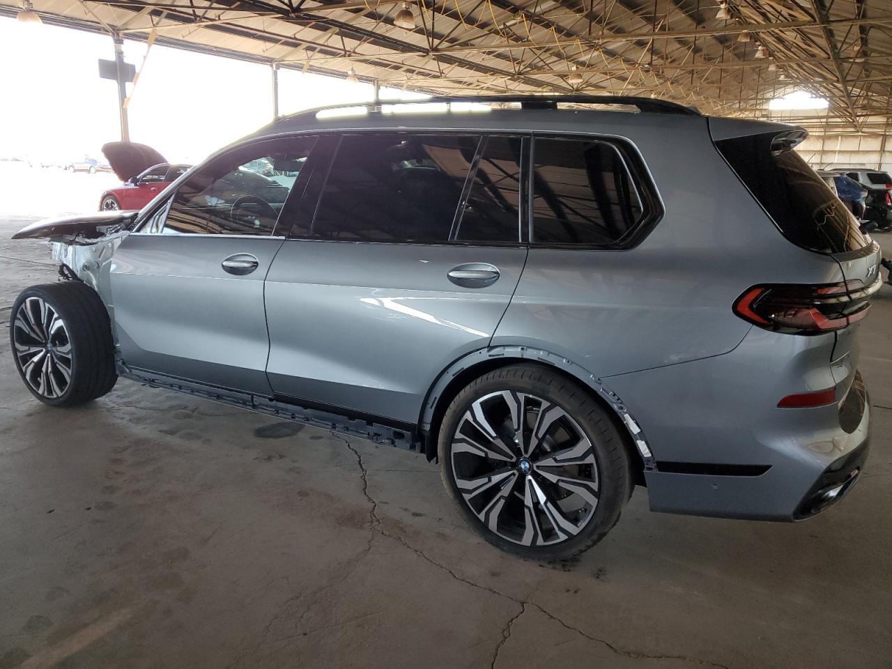 Obraz 2 z 2024 BMW X7 XDRIVE40I 2024 z VIN 5UX23EM08R9S35468