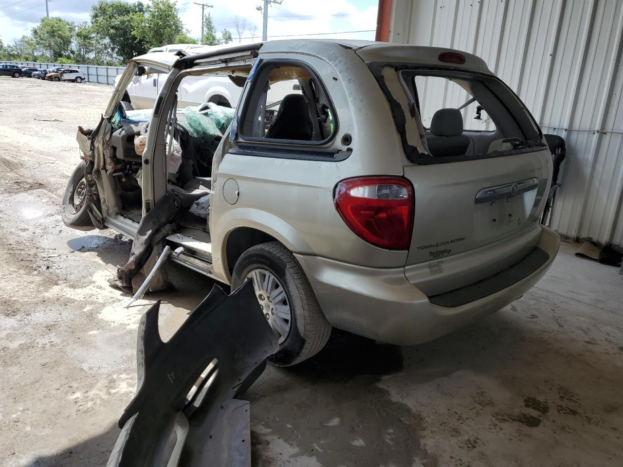 Obraz 2 z 2005 CHRYSLER TOWN & COUNTRY  2005 z VIN 1C4GP45R45B411342