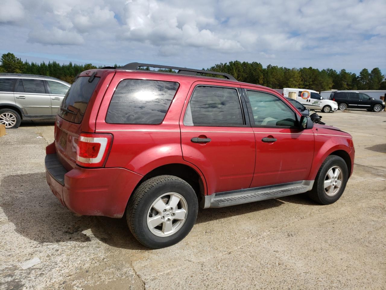 Image 3 of 2009 FORD ESCAPE XLT 2009 with VIN 1FMCU03G59KA58113