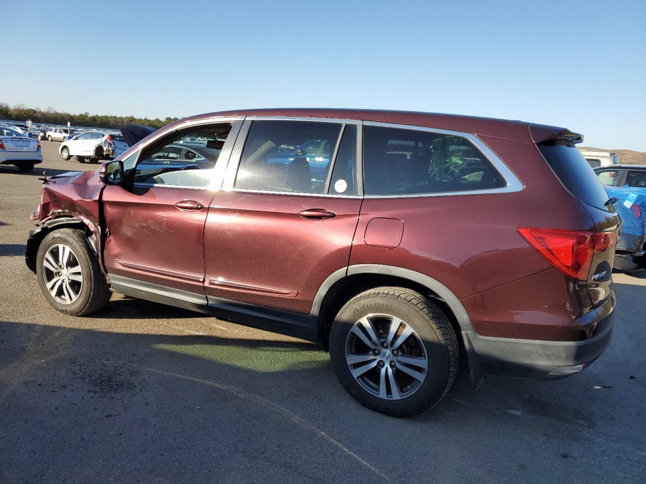 Image 2 of 2016 HONDA PILOT EXL 2016 with VIN 5FNYF6H59GB014995