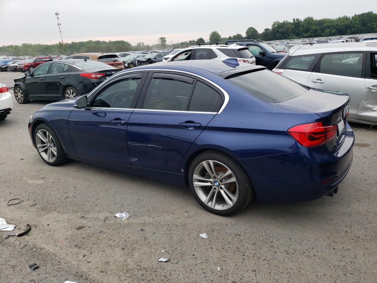 Obraz 2 z 2018 BMW 330 XI 2018 z VIN WBA8D9C5XJEM33426