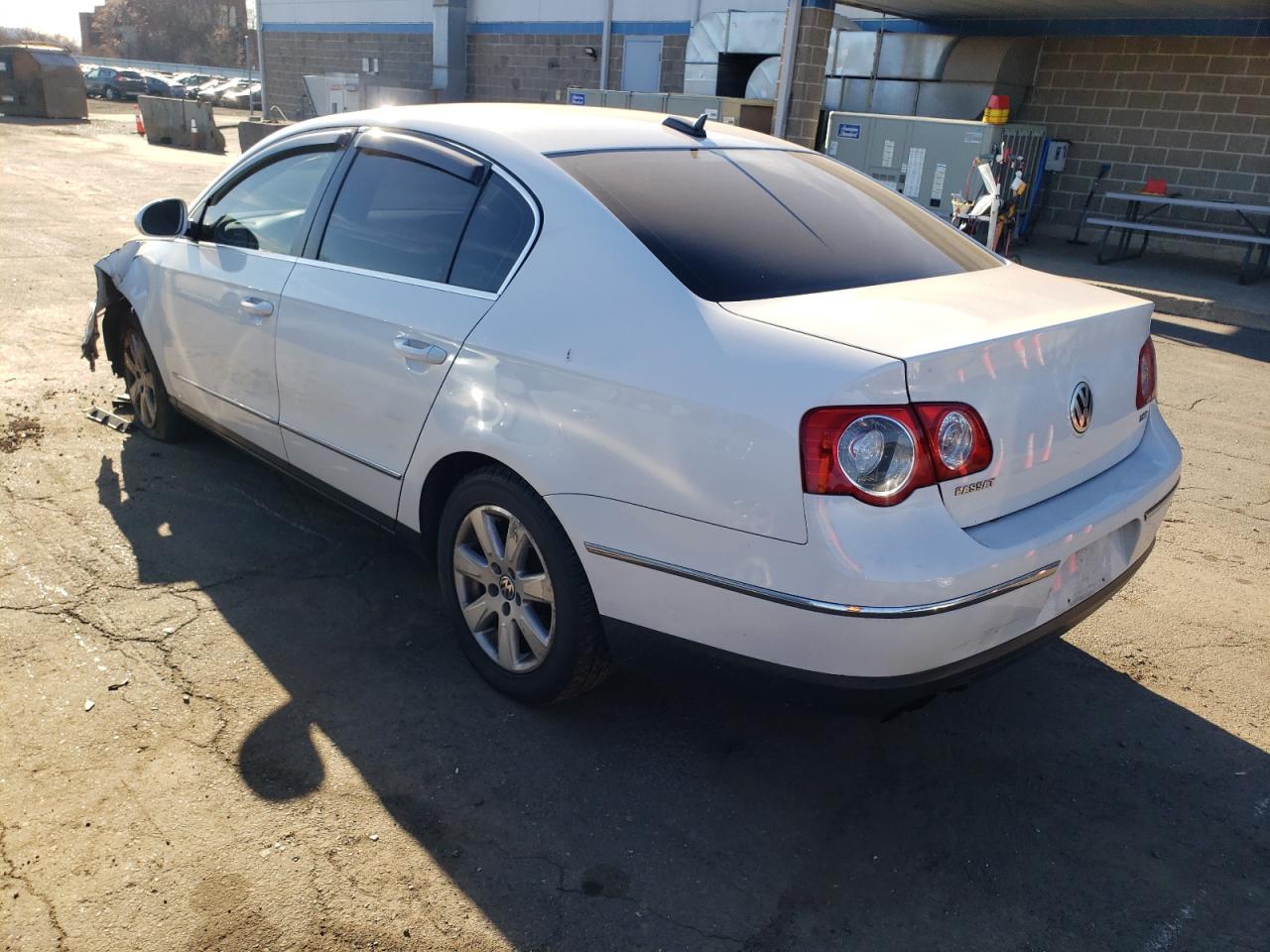 Image 2 of 2006 VOLKSWAGEN PASSAT 2.0T LUXURY 2006 with VIN WVWEK93C26P047427