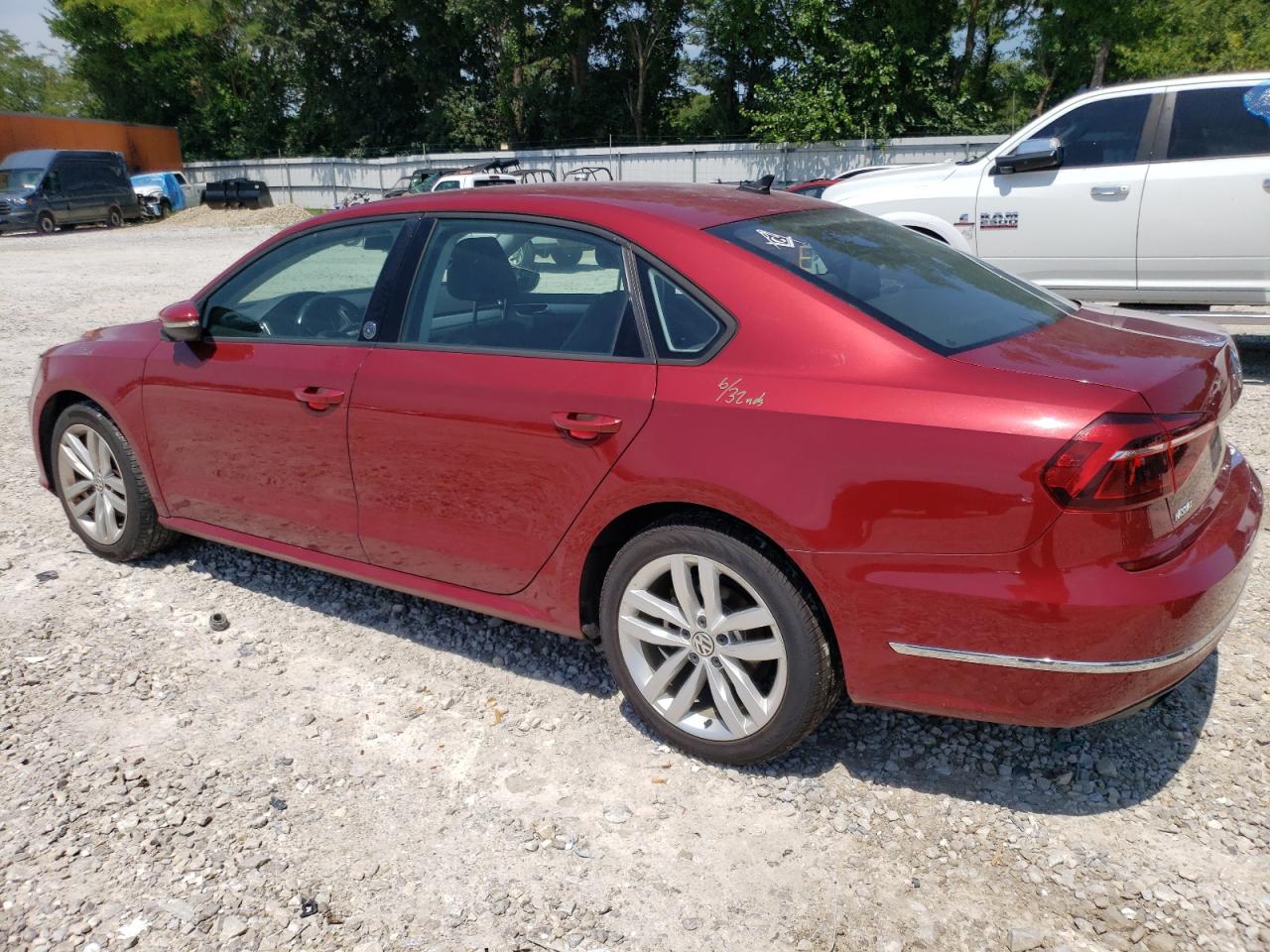 Obraz 2 z 2019 VOLKSWAGEN PASSAT WOLFSBURG 2019 z VIN 1VWLA7A38KC009037