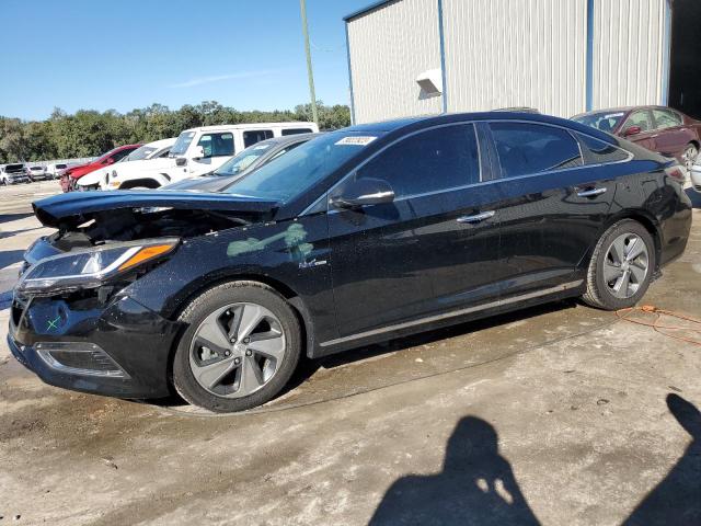 Image 1 of 2016 HYUNDAI SONATA HYBRID 2016 with VIN KMHE34L19GA018070