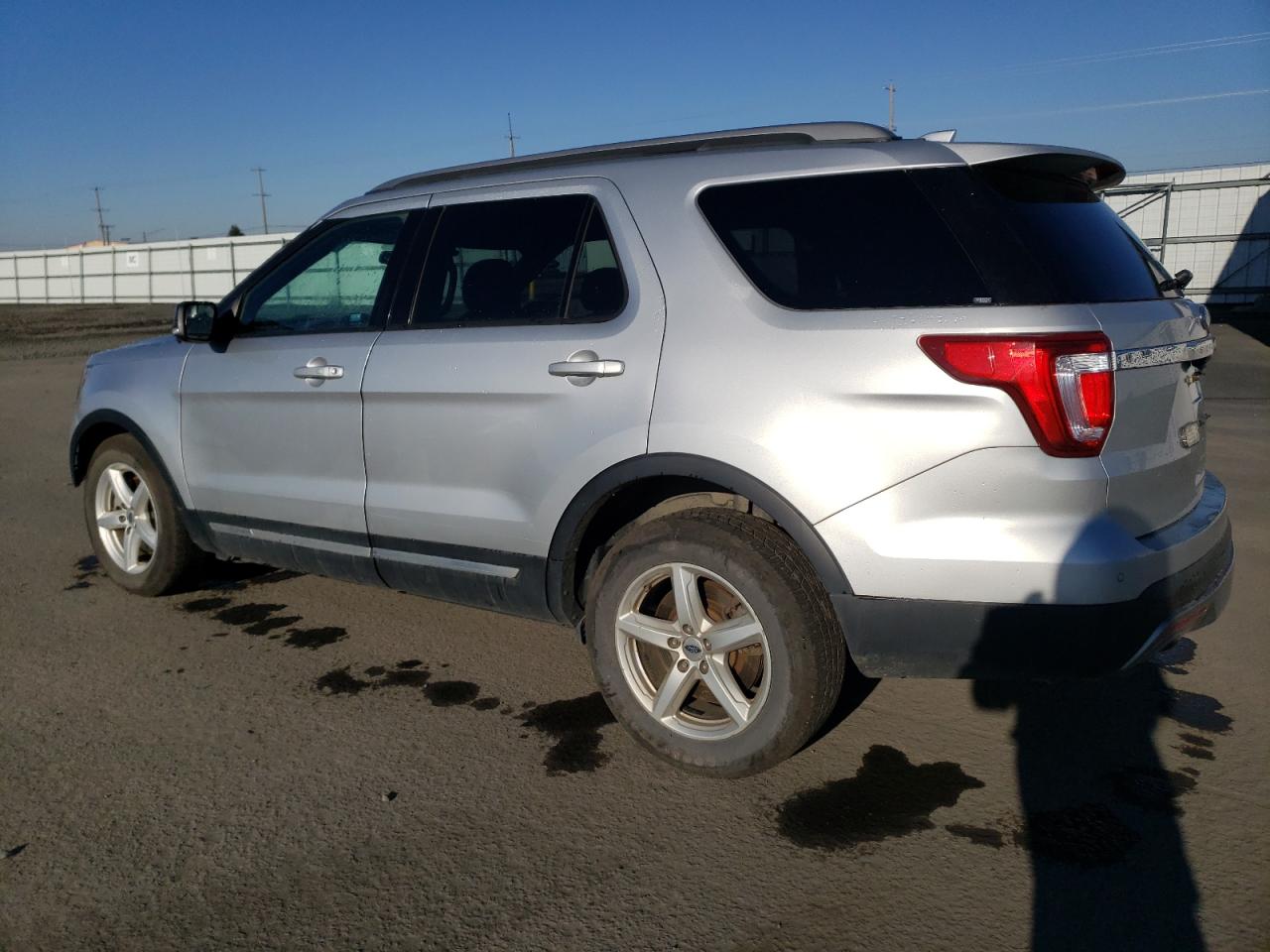 Obraz 2 z 2017 FORD EXPLORER XLT 2017 z VIN 1FM5K8D80HGD43677