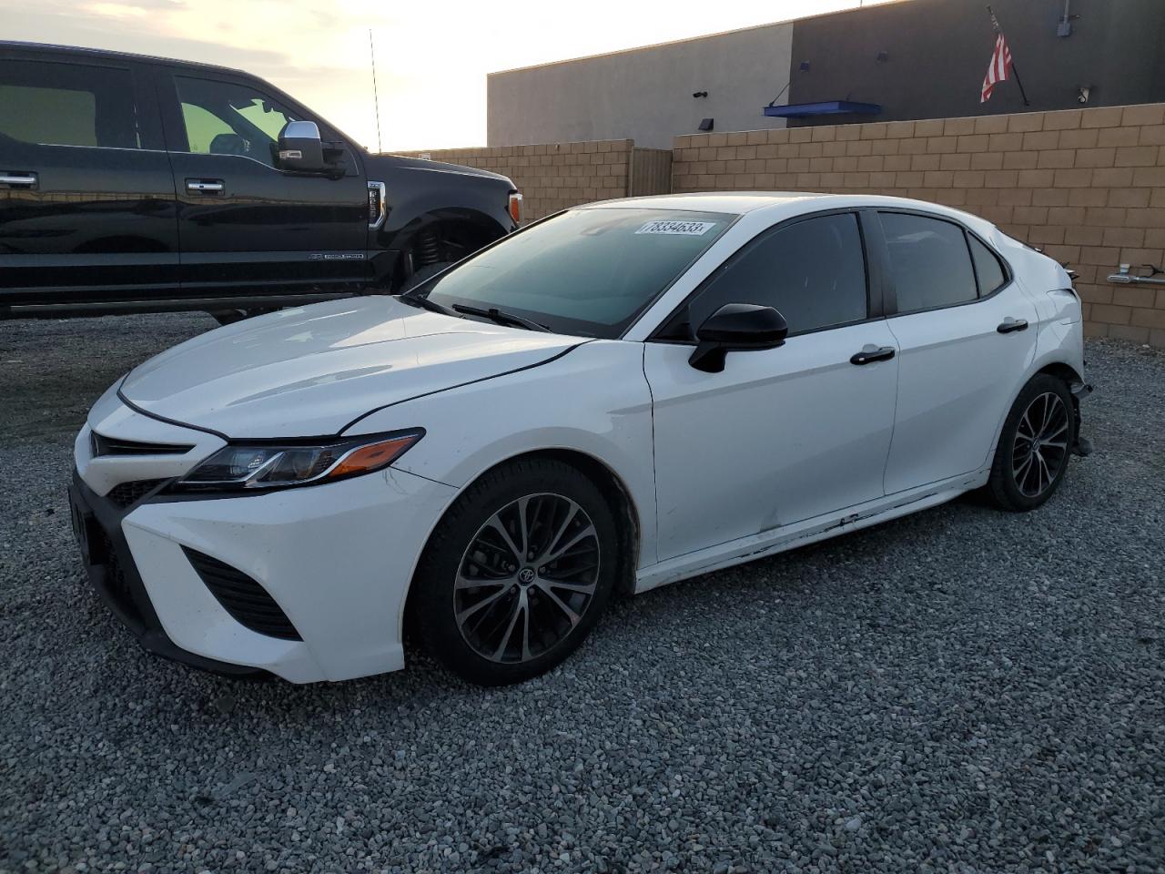 Obraz 1 z 2018 TOYOTA CAMRY L 2018 z VIN 4T1B11HK8JU063340
