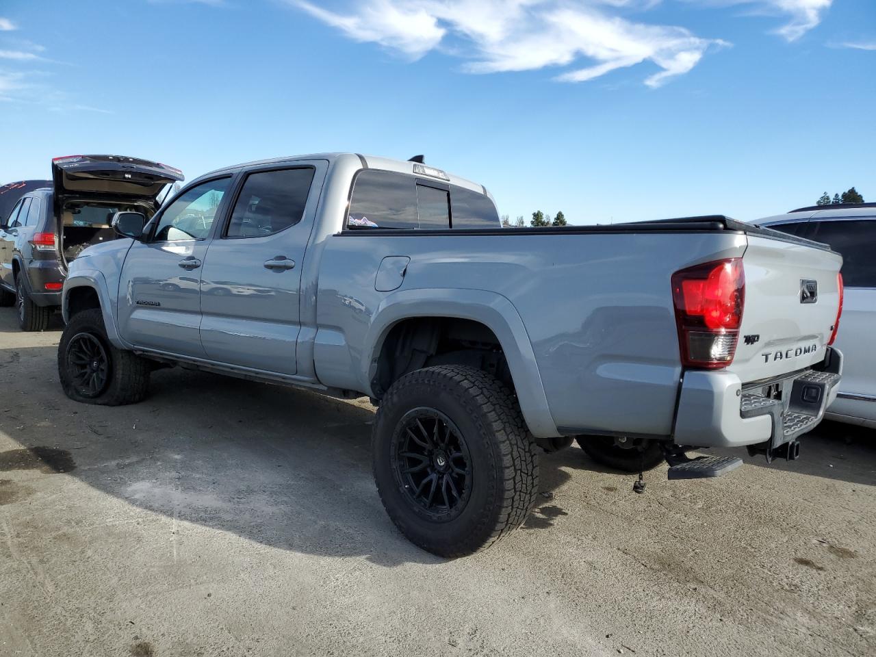 Image 2 of 2019 TOYOTA TACOMA DOUBLE CAB 2019 with VIN 3TMBZ5DNXKM017860