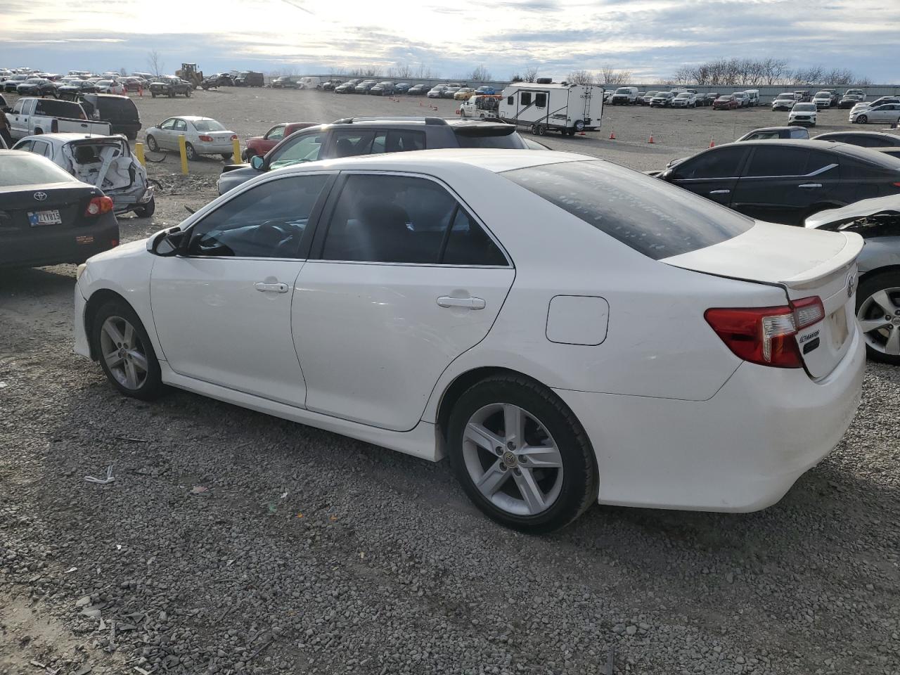 Изображение 2 2013 TOYOTA CAMRY L 2013 с VIN 4T1BF1FK7DU264655
