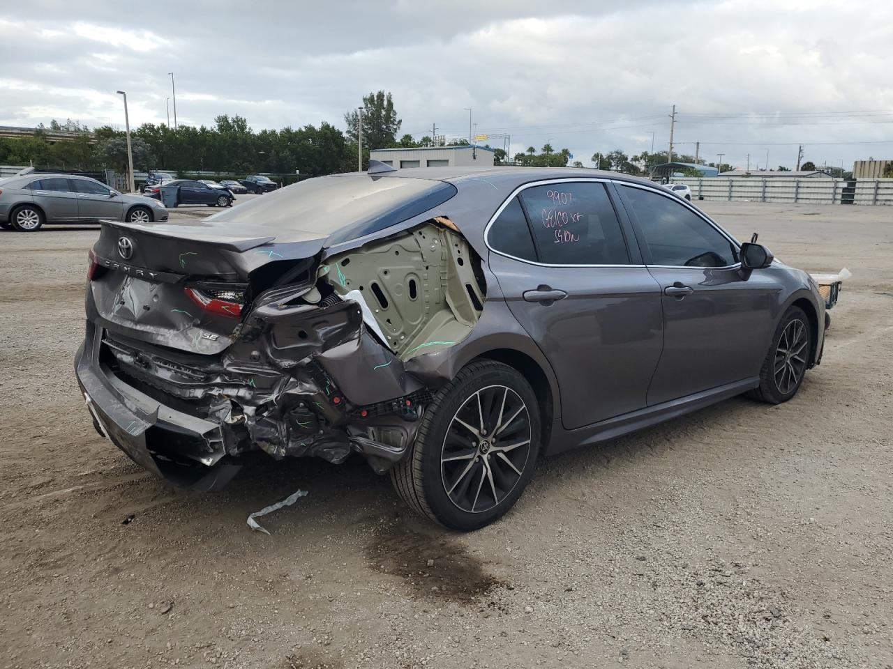Изображение 3 2022 TOYOTA CAMRY SE 2022 с VIN 4T1T11AK3NU665180