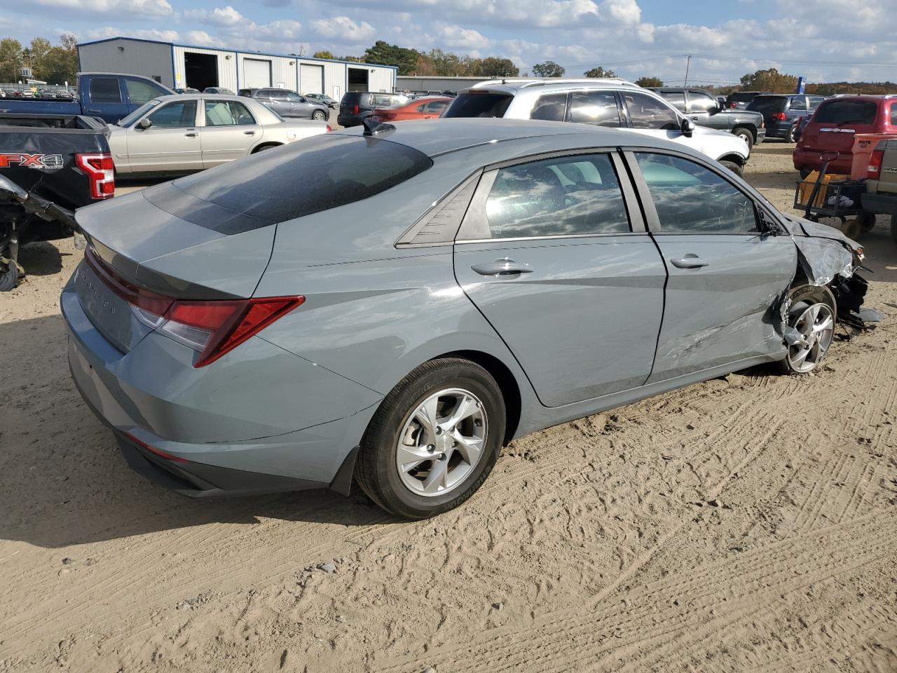 Image 3 of 2022 HYUNDAI ELANTRA SE 2022 with VIN KMHLL4AG0NU327307