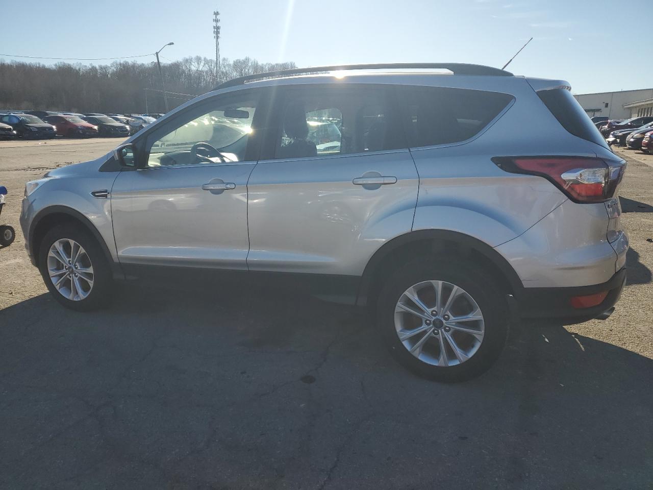 Image 2 of 2018 FORD ESCAPE SE 2018 with VIN 1FMCU9GD5JUC90174