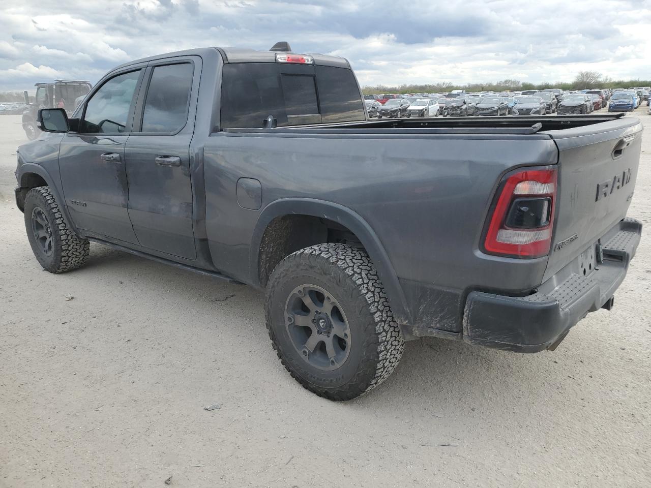 Obraz 2 z 2019 RAM 1500 REBEL 2019 z VIN 1C6SRFET1KN674451