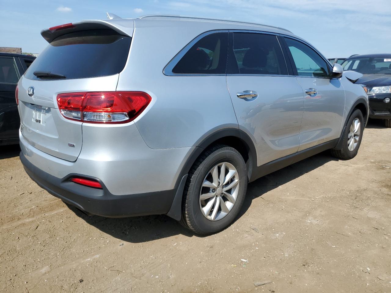 Image 3 of 2018 KIA SORENTO LX 2018 with VIN 5XYPG4A37JG416133