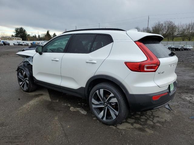 Изображение 2 2024 VOLVO XC40 PLUS 2024 с VIN YV4L12UL3R2254150