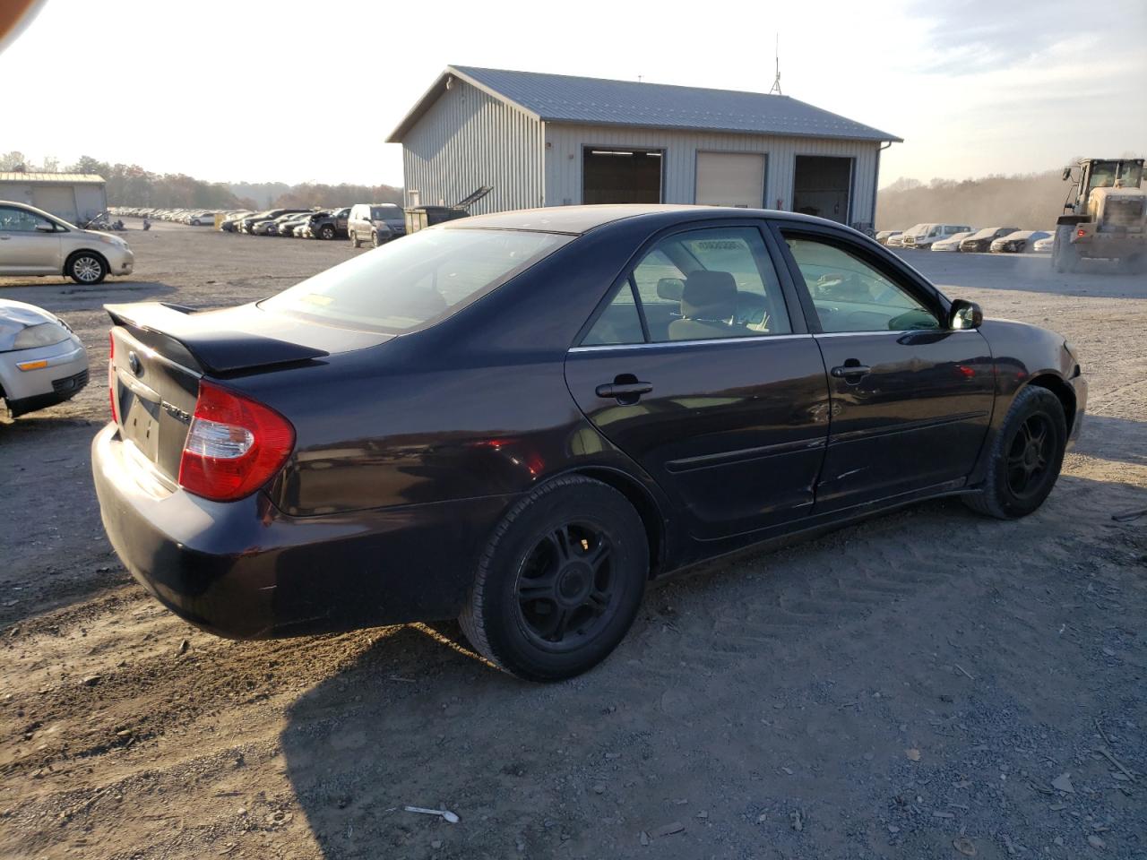 Image 3 of 2002 TOYOTA CAMRY LE 2002 with VIN JTDBE32K920011172
