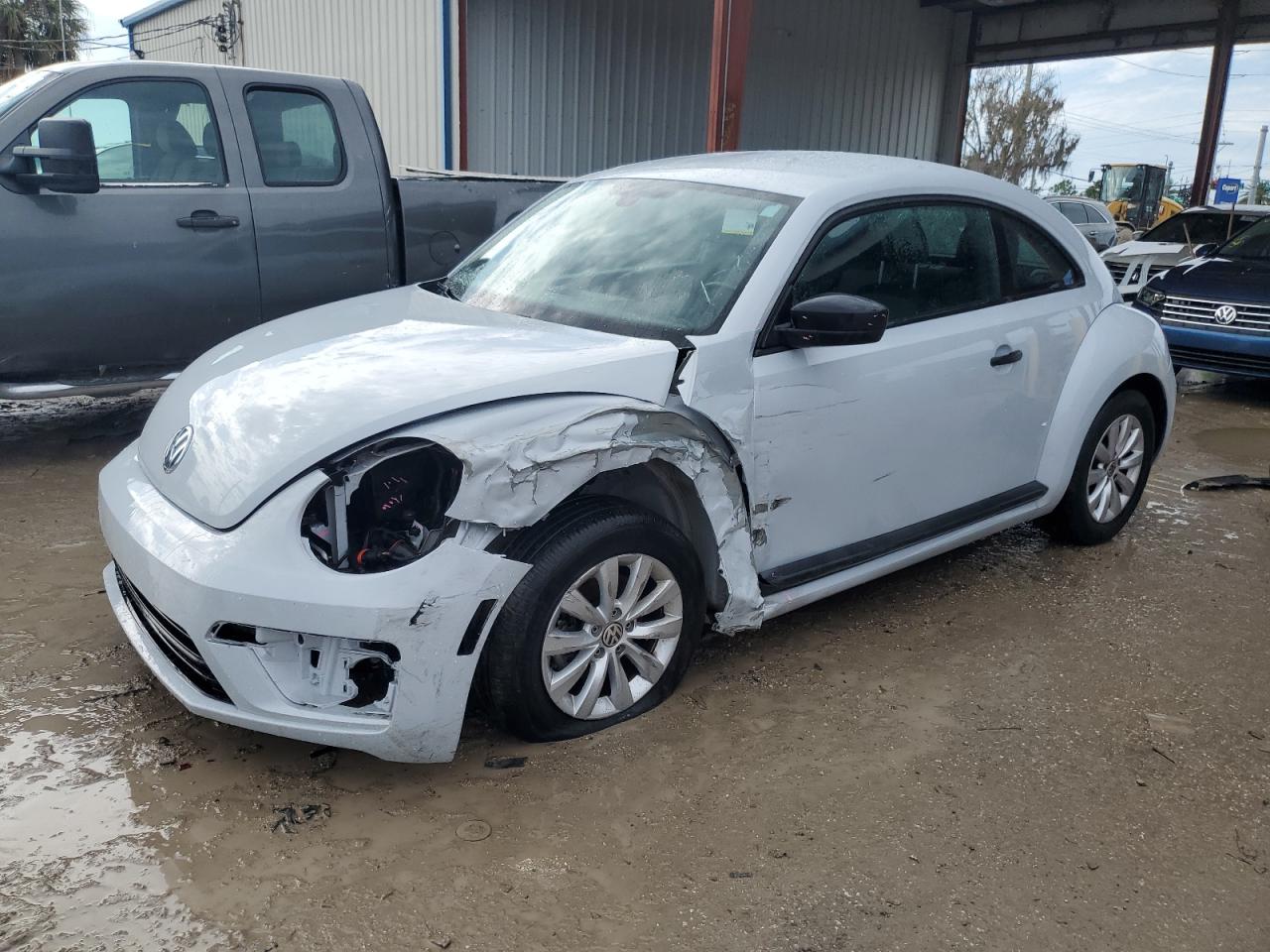 Image 1 of 2017 VOLKSWAGEN BEETLE 1.8T 2017 with VIN 3VWF17AT4HM613057