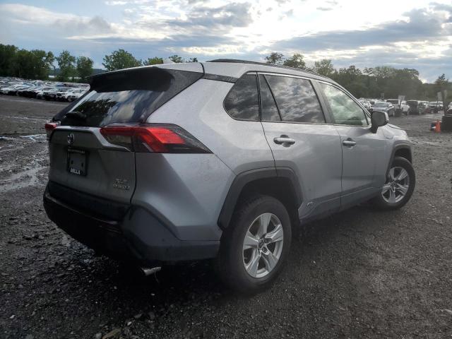 Image 3 of 2019 TOYOTA RAV4 XLE 2019 with VIN JTMRWRFV0KD030995