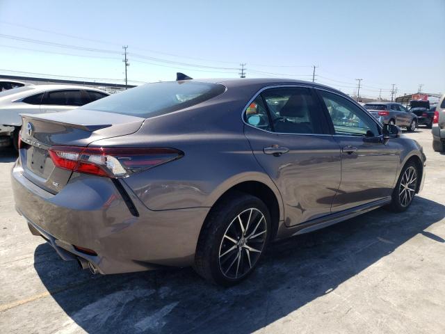 Obraz 3 z 2021 TOYOTA CAMRY SE 2021 z VIN 4T1G11AK8MU580478