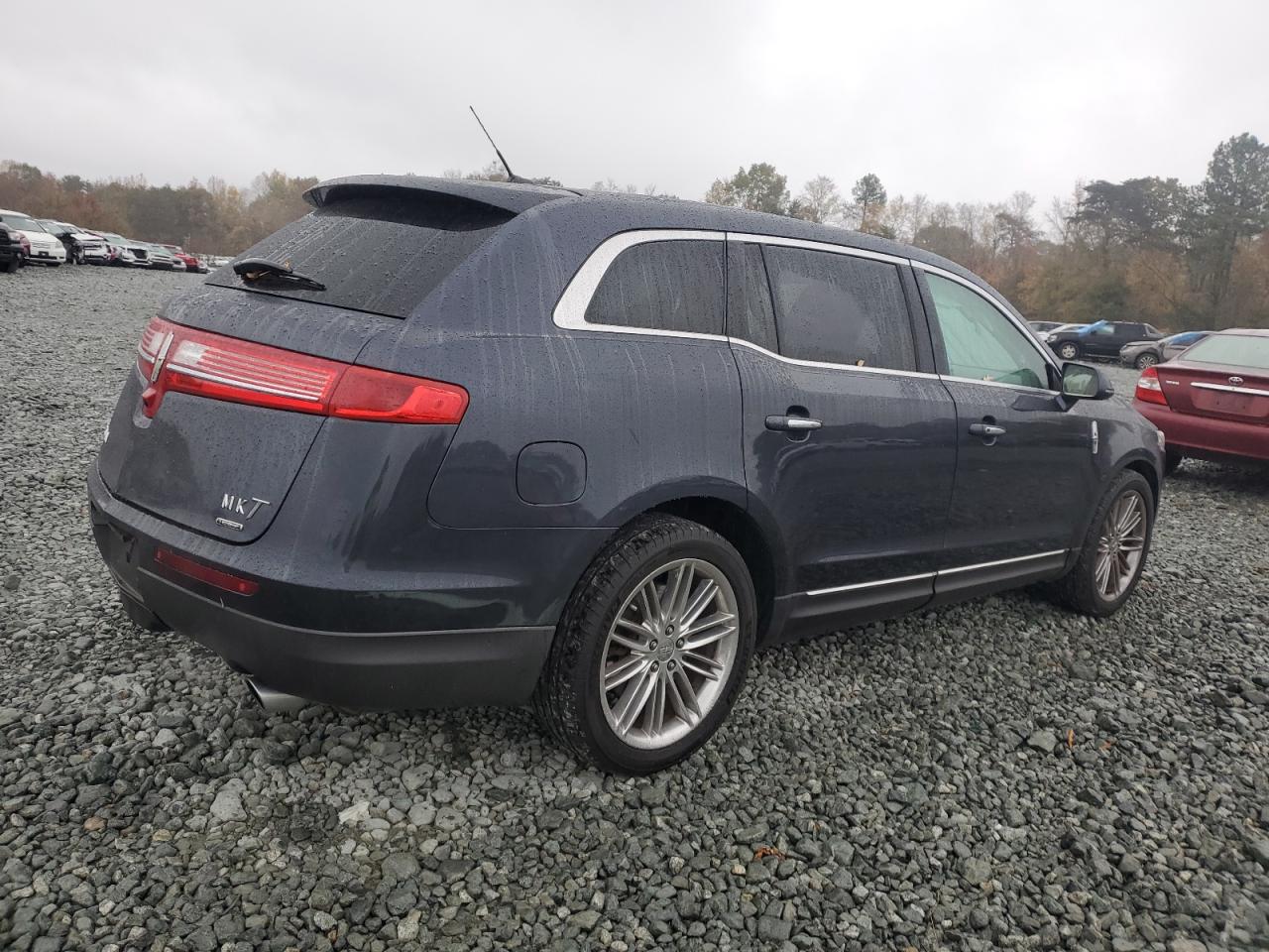 Image 3 of 2014 LINCOLN MKT  2014 with VIN 2LMHJ5AT0EBL52247