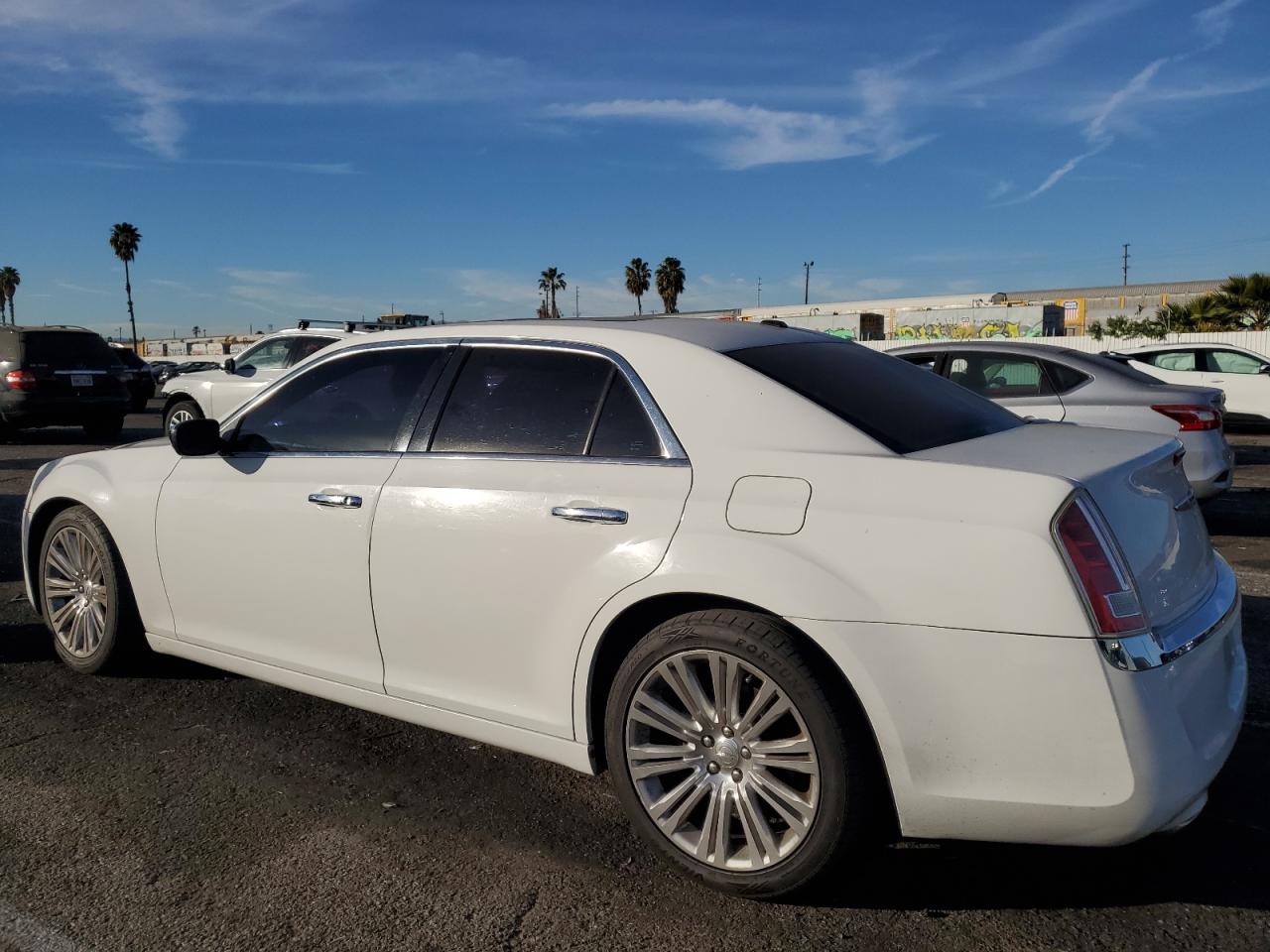 Obraz 2 z 2013 CHRYSLER 300C  2013 z VIN 2C3CCAET3DH708021
