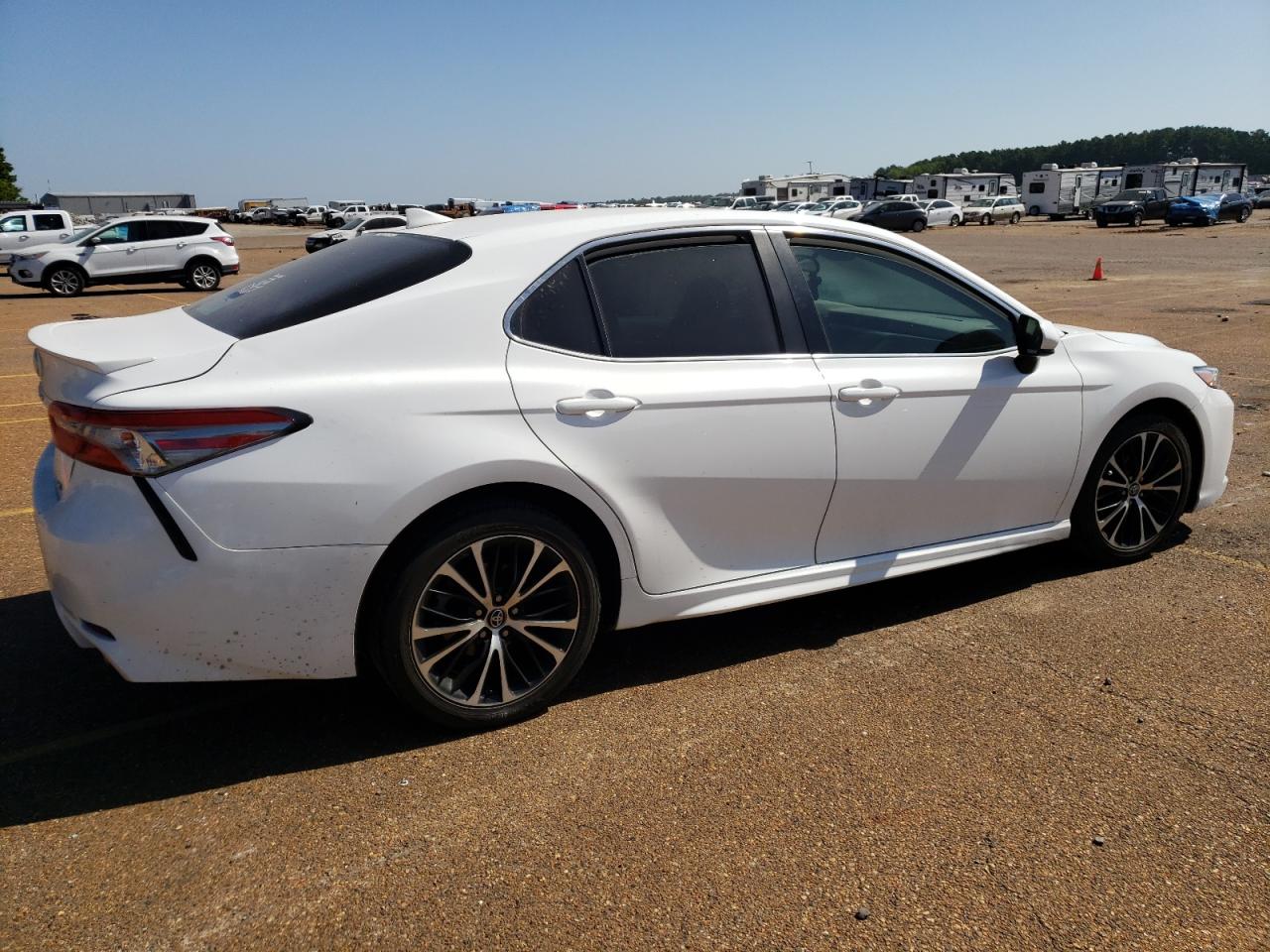Image 3 of 2019 TOYOTA CAMRY L 2019 with VIN 4T1B11HK5KU181878