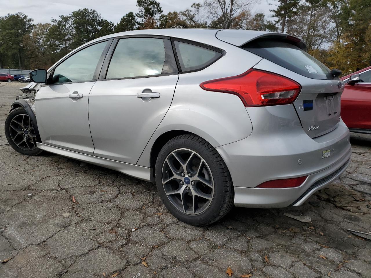 Image 2 of 2015 FORD FOCUS SE 2015 with VIN 1FADP3K25FL214301