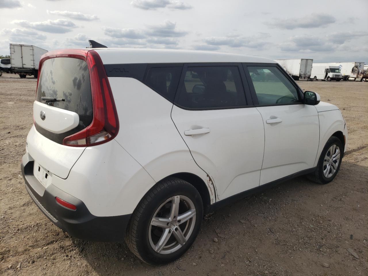 Image 3 of 2020 KIA SOUL LX 2020 with VIN KNDJ23AU0L7708925