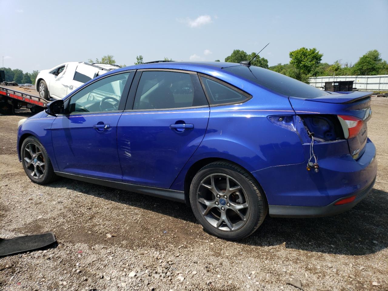Изображение 2 2013 FORD FOCUS SE 2013 с VIN 1FADP3F26DL118121