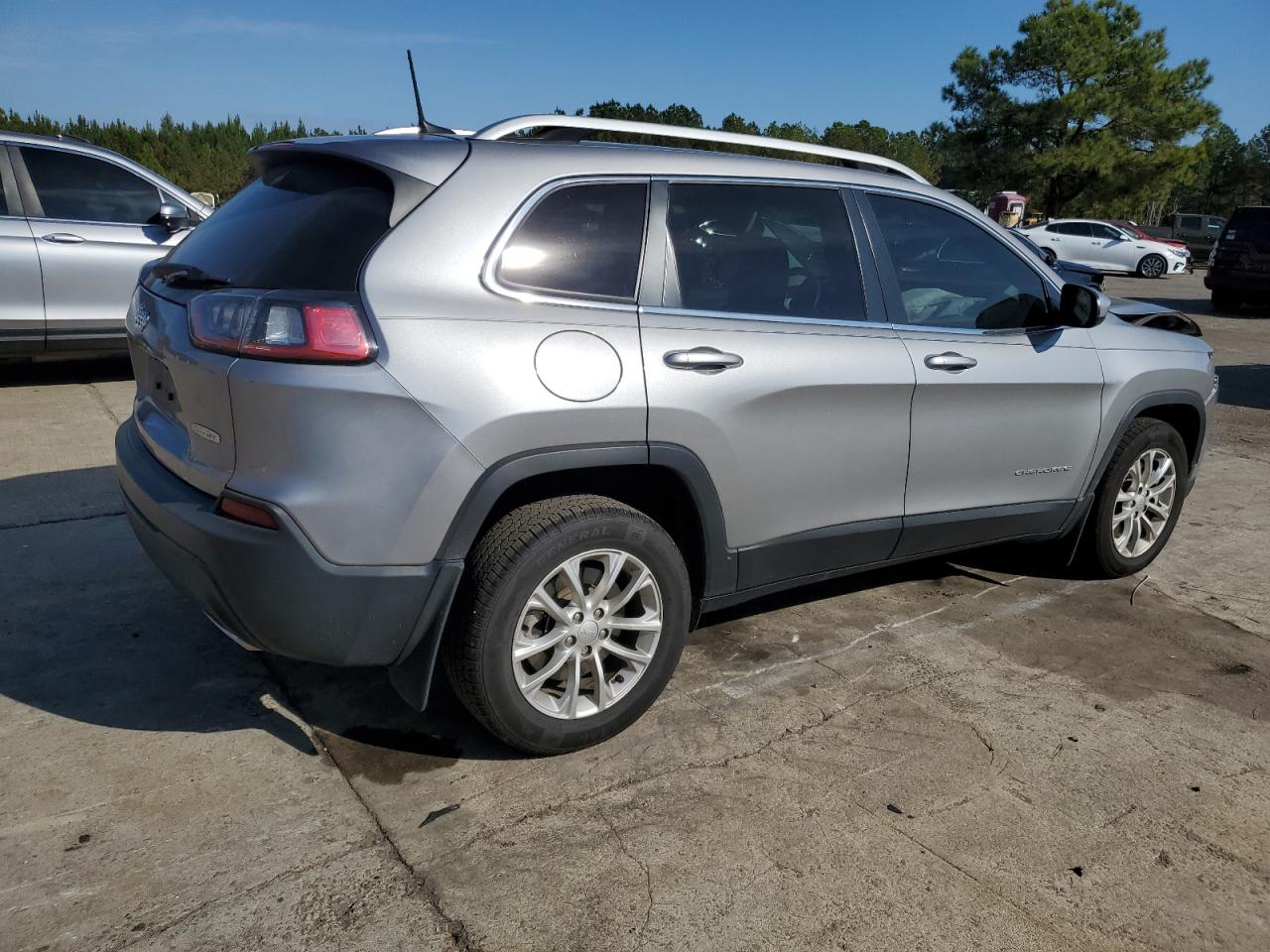 Изображение 3 2019 JEEP CHEROKEE LATITUDE 2019 с VIN 1C4PJLCX4KD353665