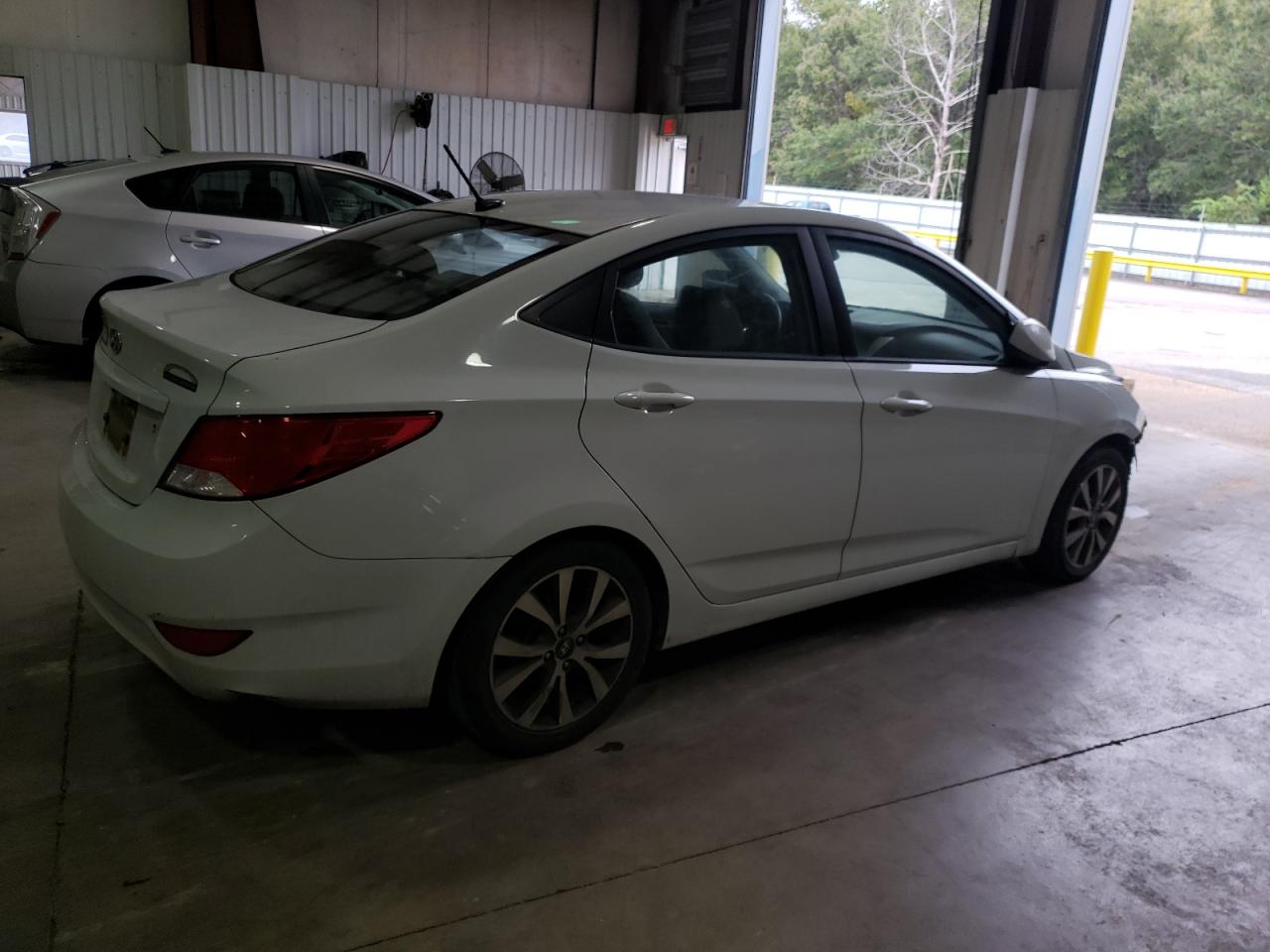 Image 3 of 2017 HYUNDAI ACCENT SE 2017 with VIN KMHCT4AE6HU365210