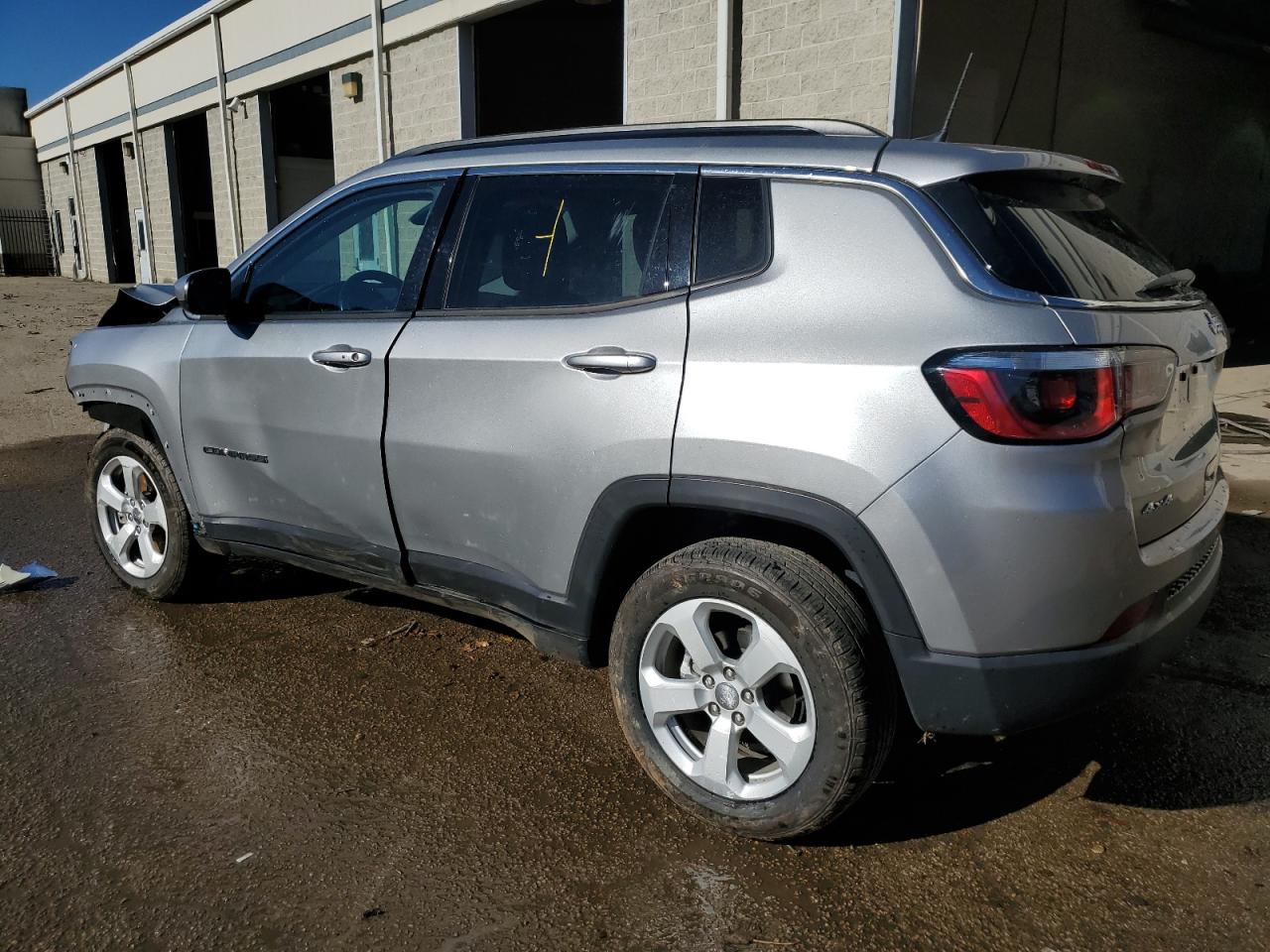 Изображение 2 2020 JEEP COMPASS LATITUDE 2020 с VIN 3C4NJDBB6LT117484