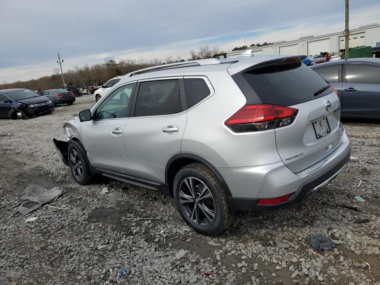 Obraz 2 z 2017 NISSAN ROGUE SV 2017 z VIN 5N1AT2MV5HC760640