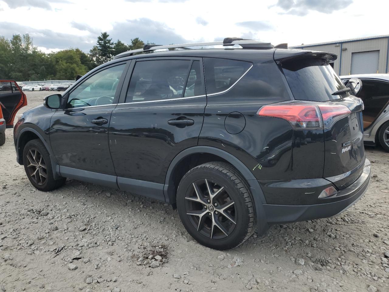 Изображение 2 2018 TOYOTA RAV4 SE 2018 с VIN 2T3JFREV2JW841357