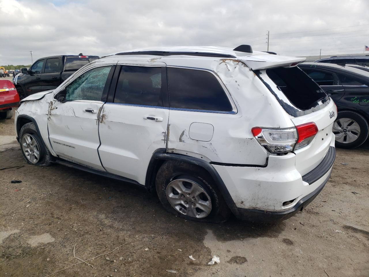 Изображение 2 2015 JEEP GRAND CHEROKEE LAREDO 2015 с VIN 1C4RJEAG8FC219650