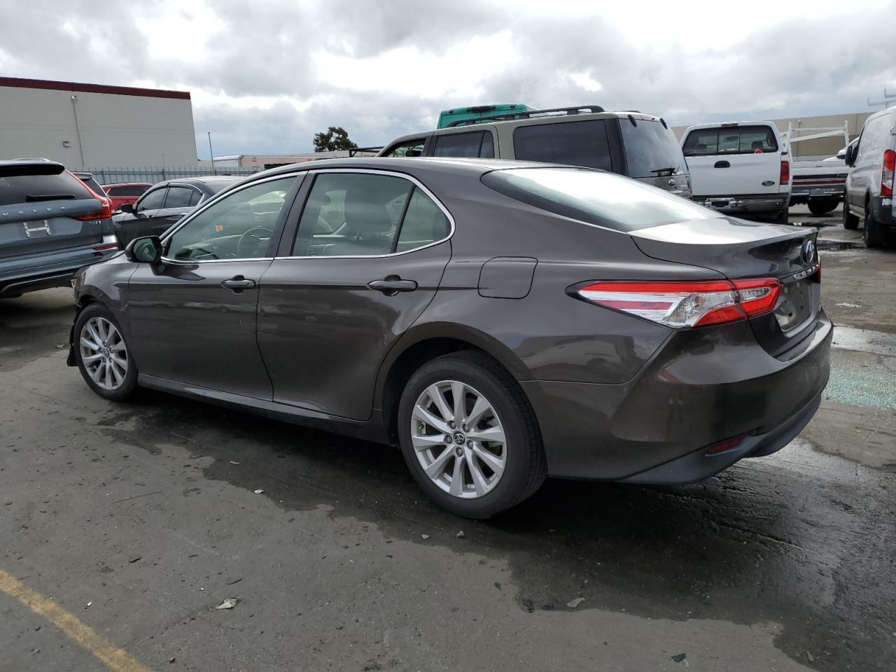 Obraz 2 z 2018 TOYOTA CAMRY L 2018 z VIN JTNB11HK7J3056143
