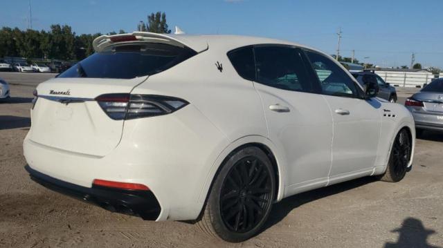 Изображение 3 2022 MASERATI LEVANTE MODENA 2022 с VIN ZN661YUMXNX402317