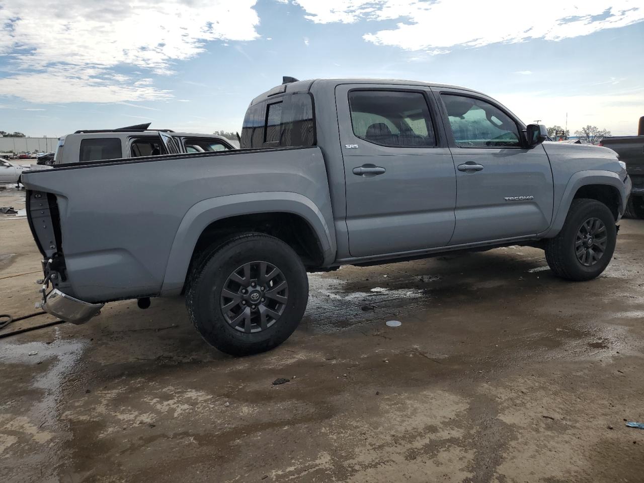 Obraz 3 z 2021 TOYOTA TACOMA DOUBLE CAB 2021 z VIN 3TMAZ5CN7MM149717