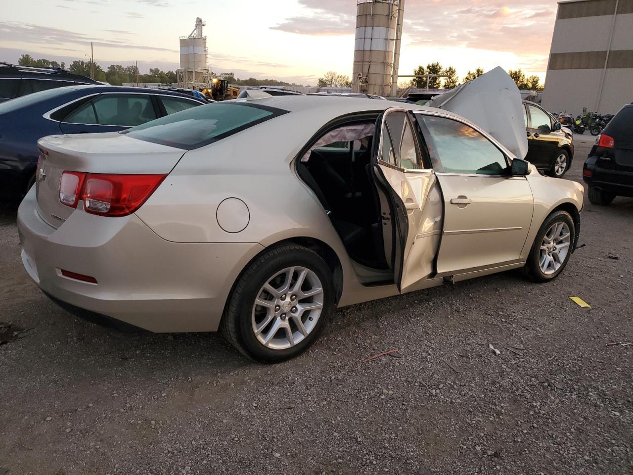 Изображение 3 2015 CHEVROLET MALIBU 1LT 2015 с VIN 1G11C5SL3FF350866