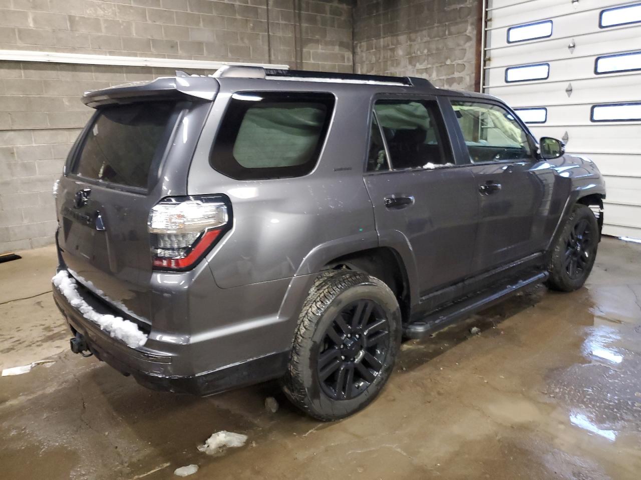 Изображение 3 2020 TOYOTA 4RUNNER SR5/SR5 PREMIUM 2020 с VIN JTEBU5JR7L5781433