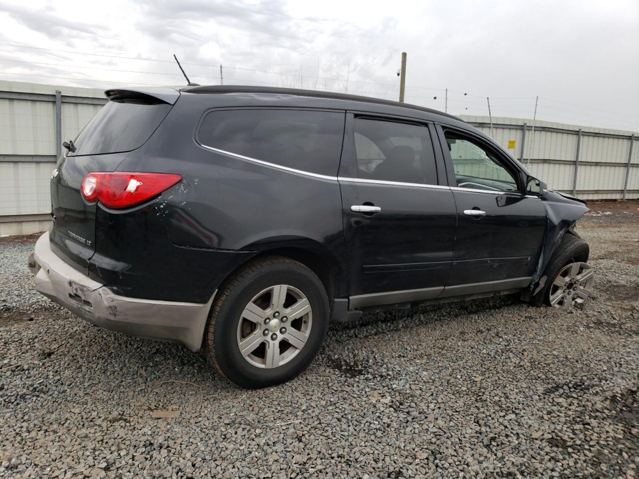 Image 3 of 2010 CHEVROLET TRAVERSE LT 2010 with VIN 1GNLRFED4AS104019