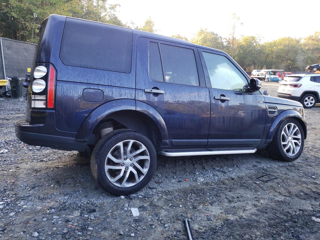 Image 3 of 2016 LAND ROVER LR4 HSE 2016 with VIN SALAG2V69GA847069