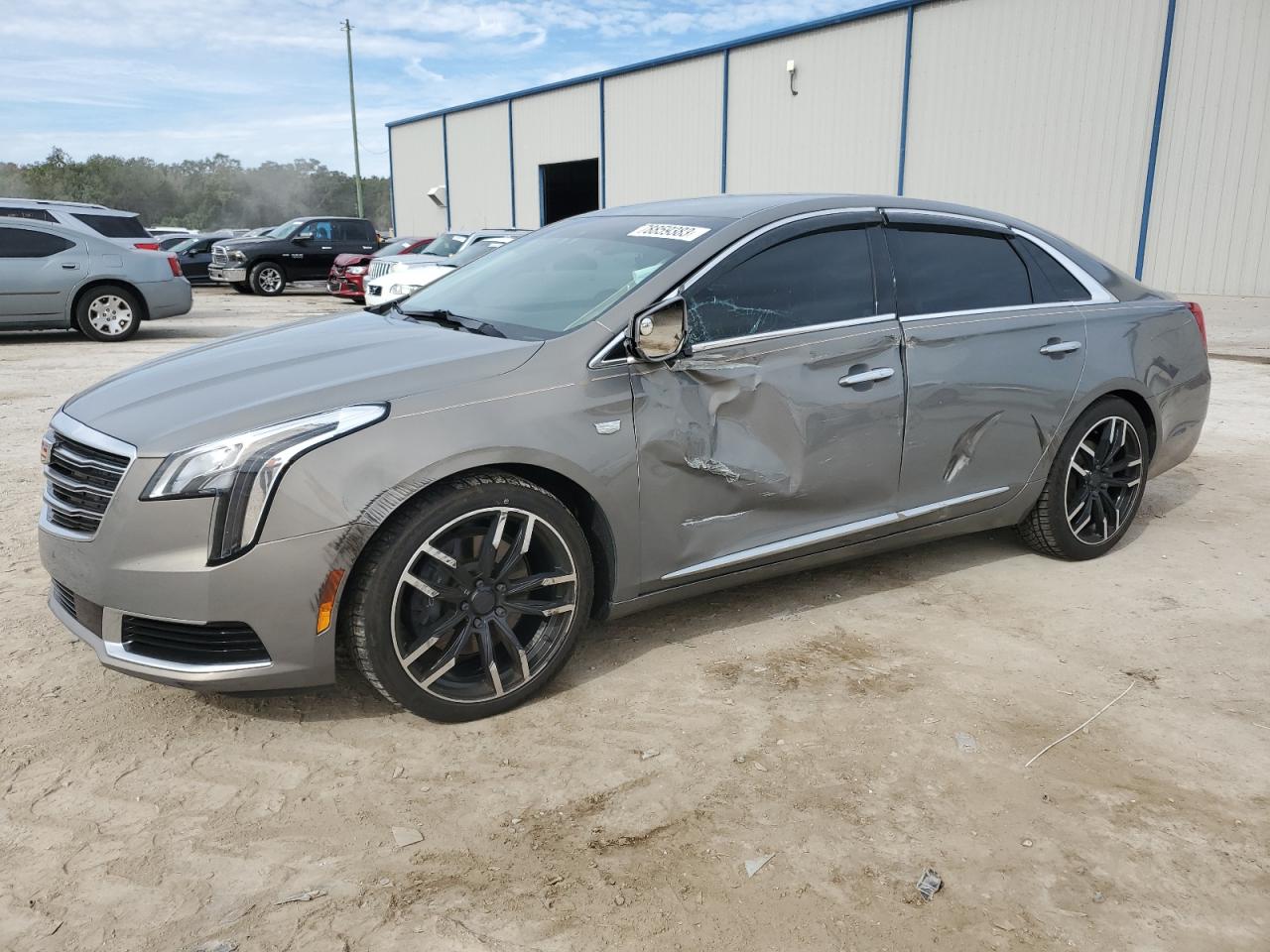 Obraz 1 z 2019 CADILLAC XTS  2019 z VIN 2G61L5S33K9129068